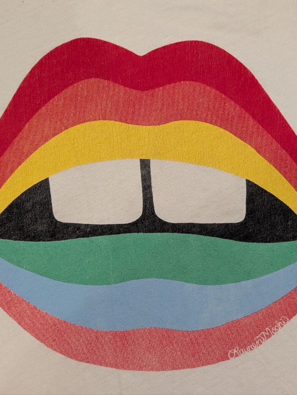 $28 Lauren Moshi Size S - Edda Rainbow Gap Mouth Vintage Tee White EUC